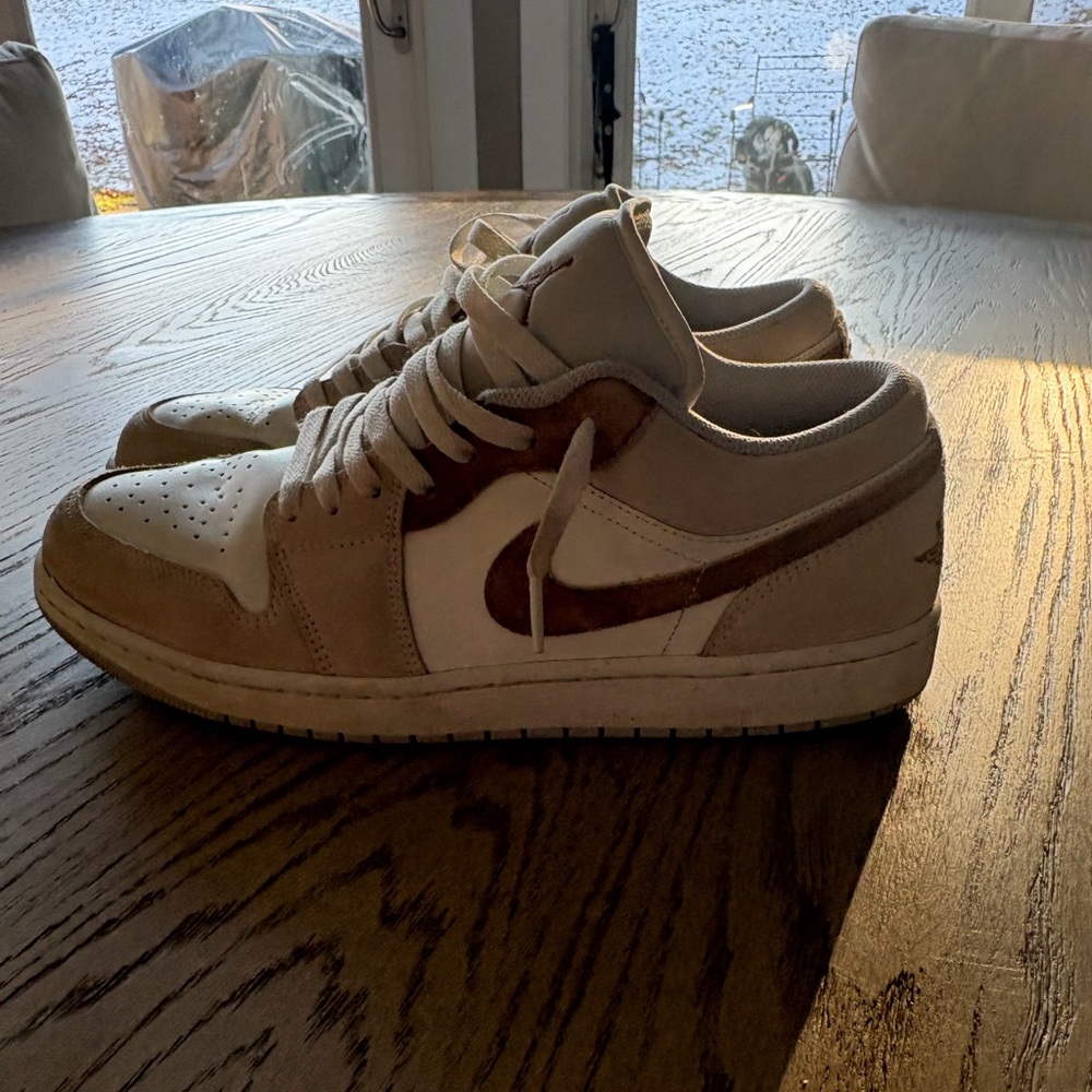 Air Jordan 1 SE low